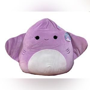 X-LARGE 24” brand new. Aziza the Stingray rare pattern Squishmallow.